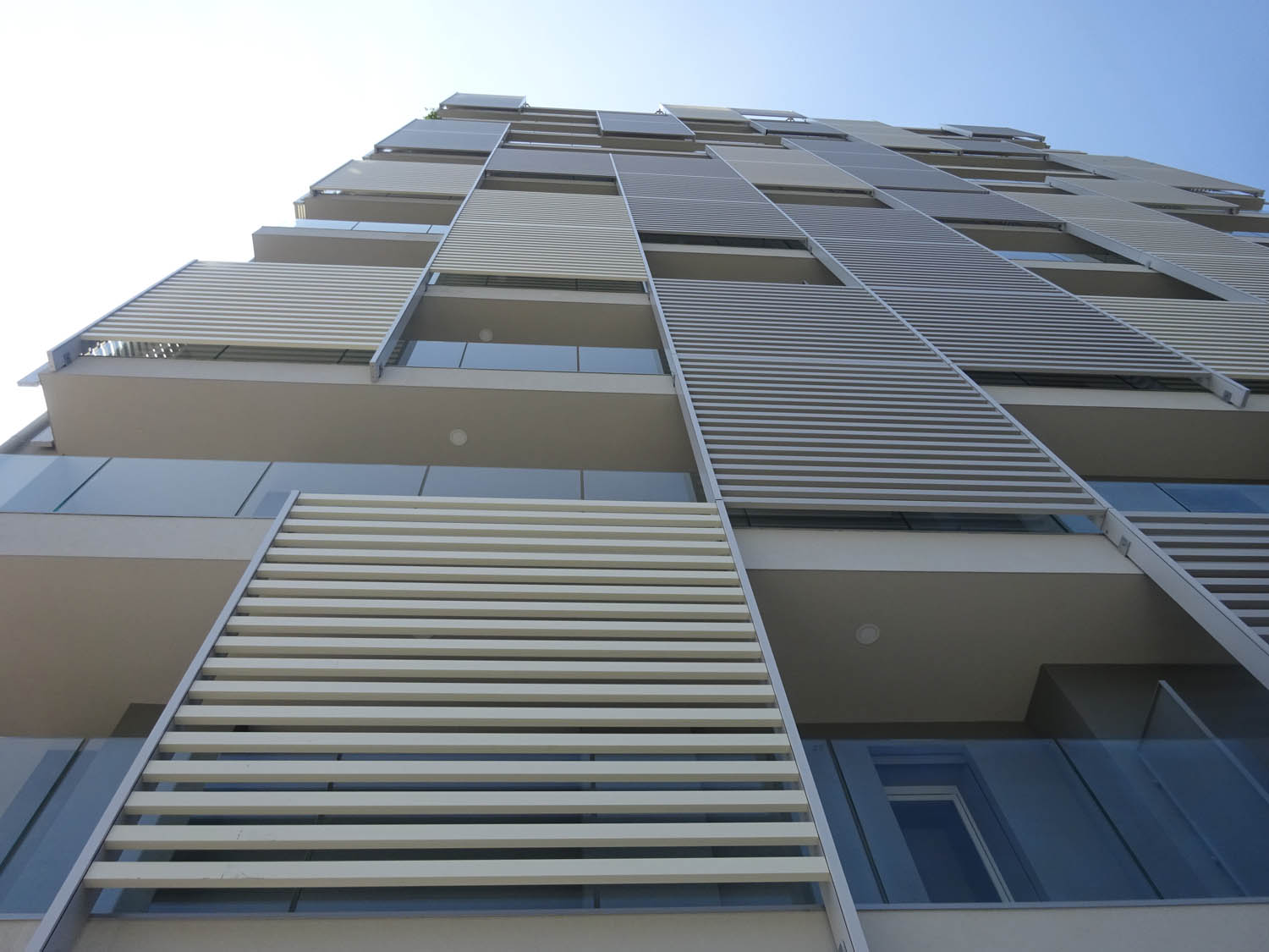 Edificio residenziale a torre – Milano